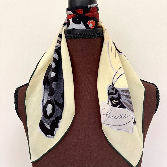 New Gucci Logo Kris Knight Butterfly Flora Yellow Silk Scarf with Gucci Gift Box - Picture 11 of 12
